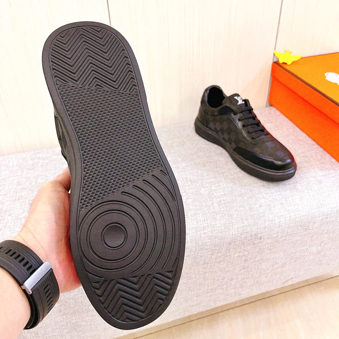 Men's Men's Shoes Men's Shoes💰 420 Men's Men's Shoes💰[LV]🔥Louis Vuitton Men's high-end brand official website 1:1 Latest masterpiece: The upper is made of Italian imported first-layer cowhide with a comfortable and breathable lining➕Original non-slip and wear-resistant outsole🔥, making walking more convenient and comfortable! An exclusive new model, a stunning work, a beautiful 1:1 replica [color] compared to the official quality! Create a fashionable personality to set off your uniqueness! A must-have for trendy men! Classic🔥Size: 38-44 Color: 🔥Multiple colors available🔥.